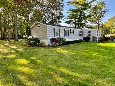 Photo of 56 Nelson St, Salem, NH 03079 (MLS # 73487932)