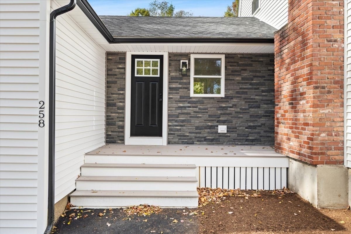 258 Poquanticut Ave, Easton, MA, 258 Poquanticut Ave, Easton, MA Photo #5