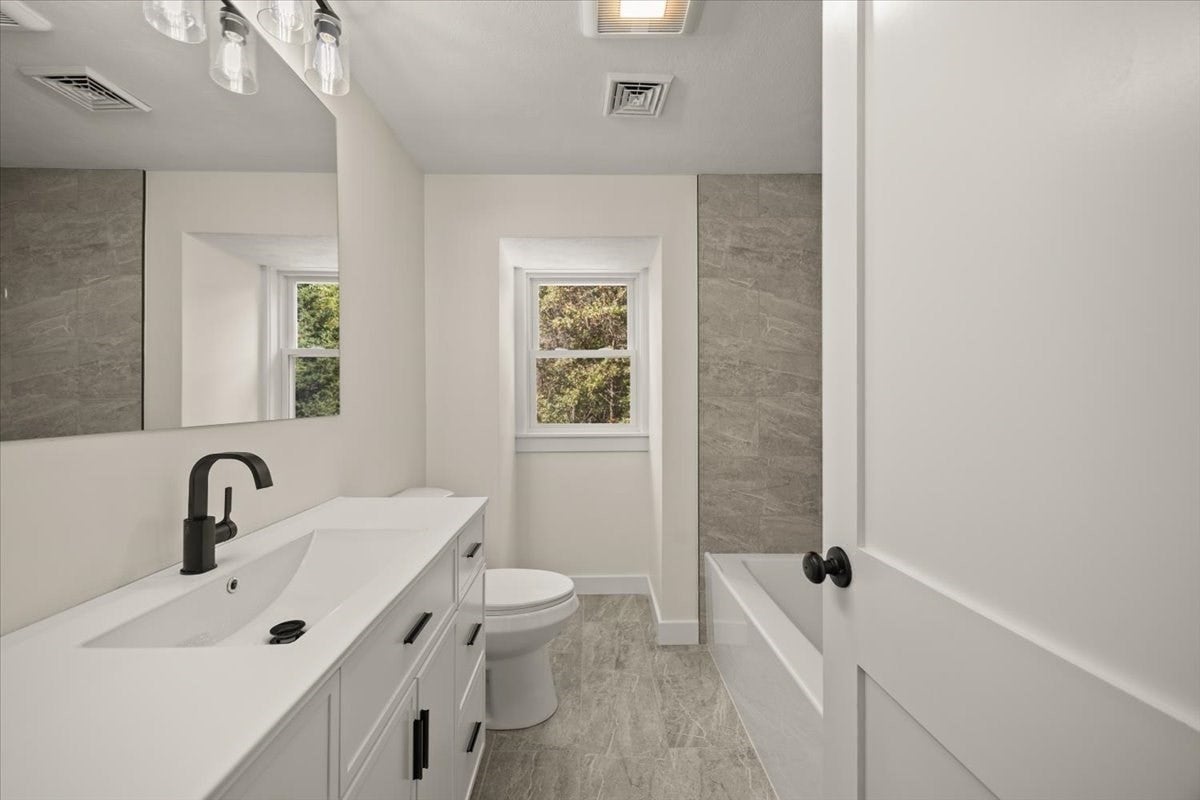 258 Poquanticut Ave, Easton, MA, 258 Poquanticut Ave, Easton, MA Photo #25