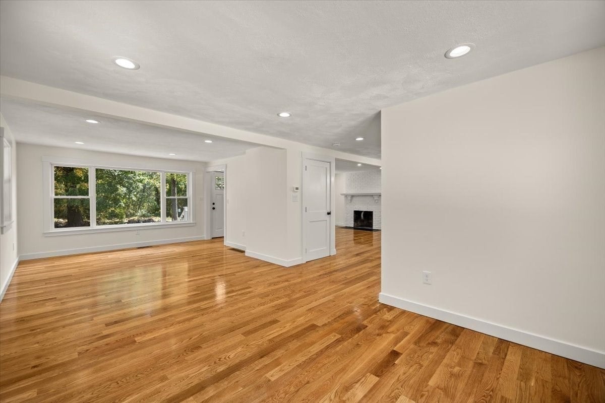 258 Poquanticut Ave, Easton, MA, 258 Poquanticut Ave, Easton, MA Photo #12