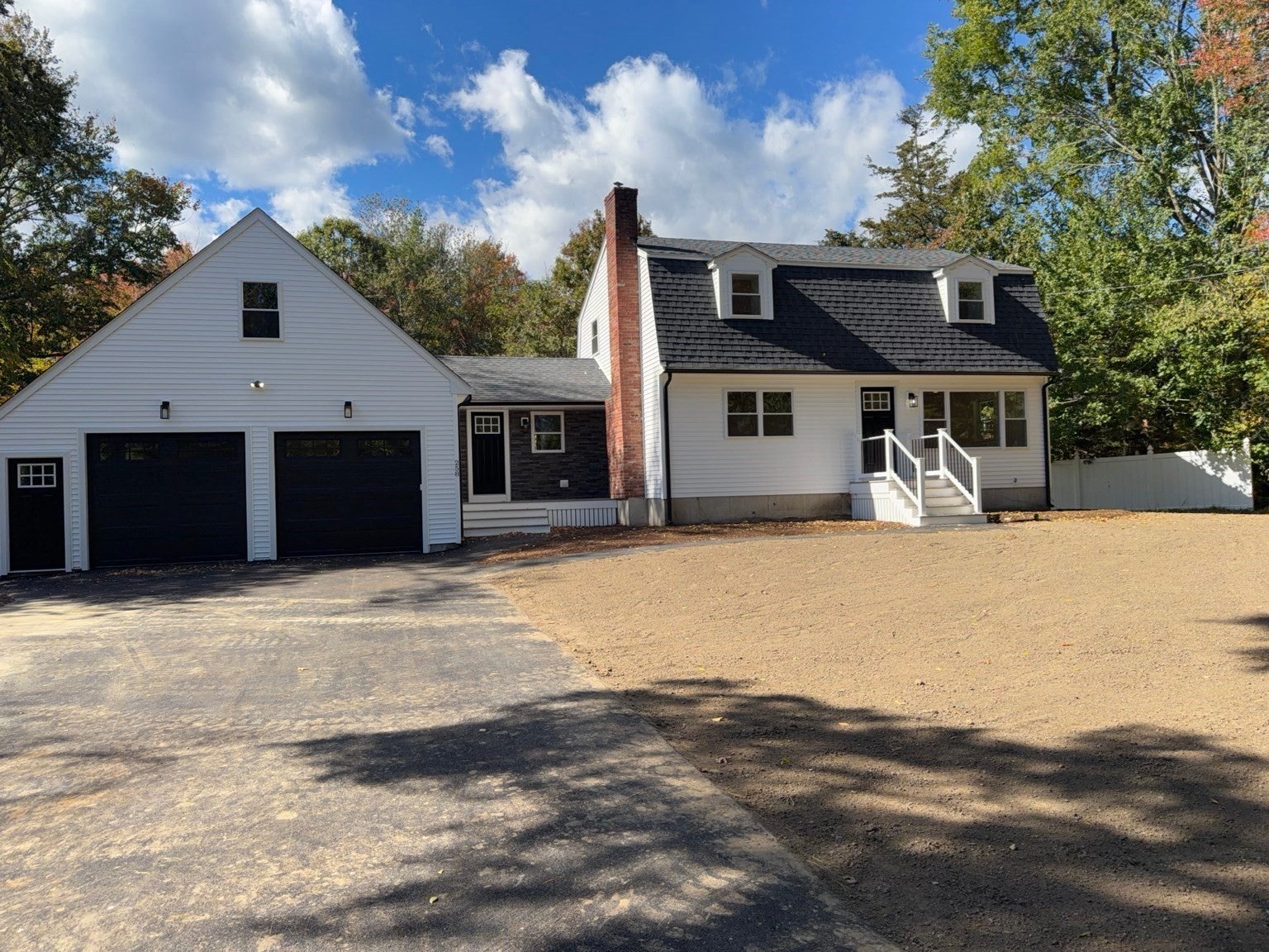 Photo of 258 Poquanticut Ave, Easton, MA
