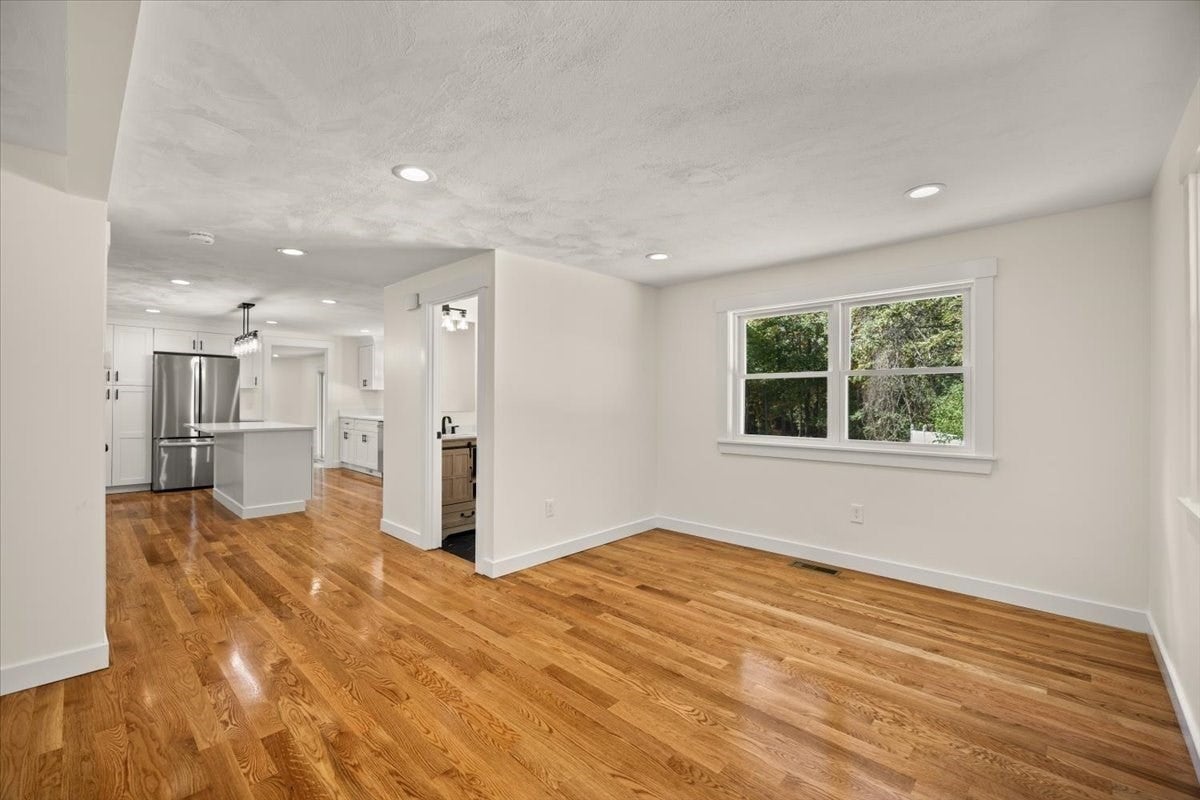 258 Poquanticut Ave, Easton, MA, 258 Poquanticut Ave, Easton, MA Photo #13