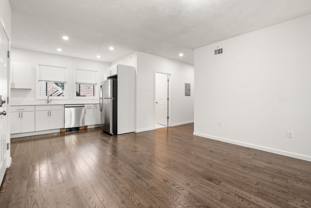599 Broadway 2B