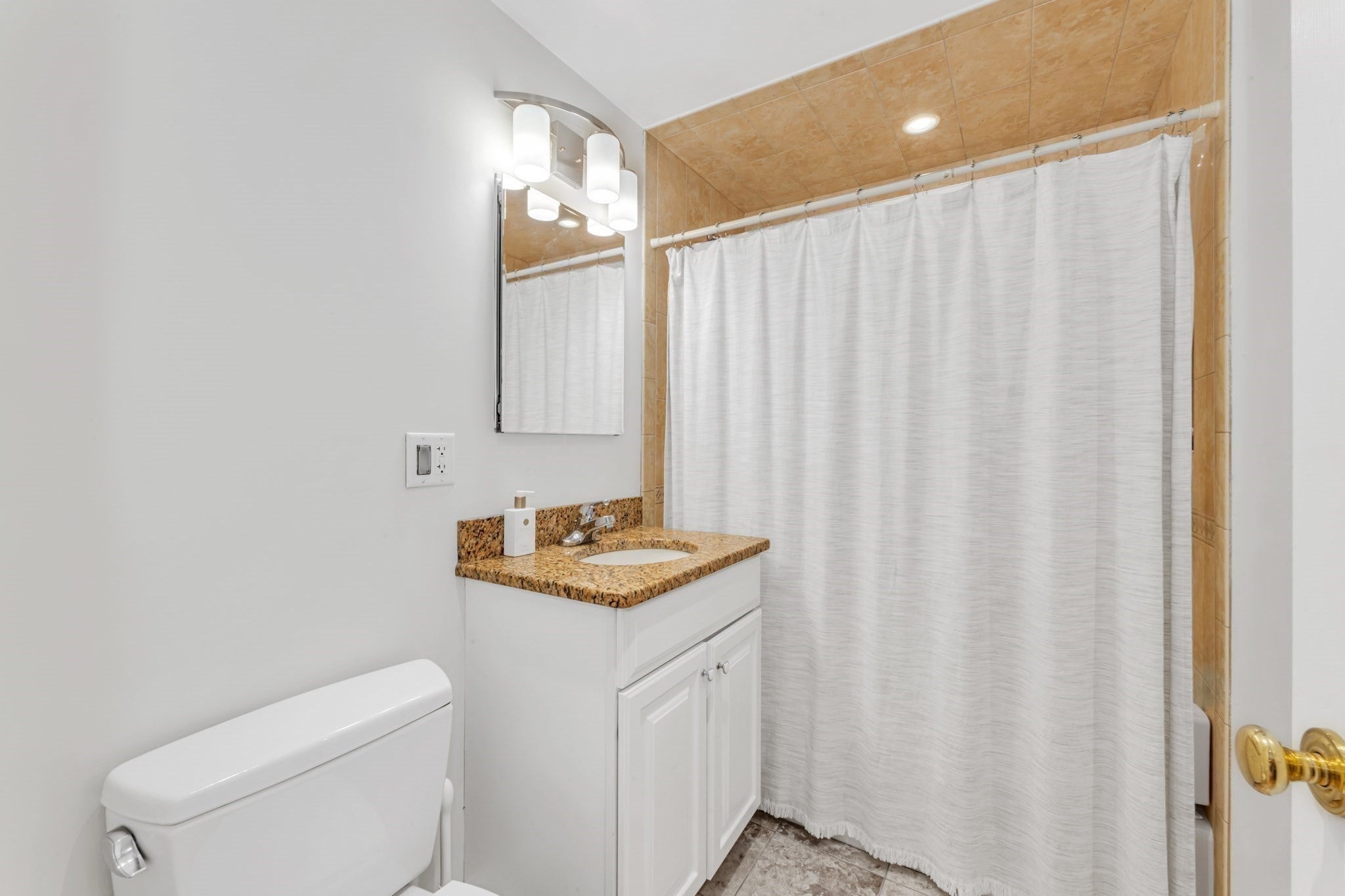 227 Belgrade Ave #2, Boston, MA, 227 Belgrade Ave #2, Boston, MA Photo #4