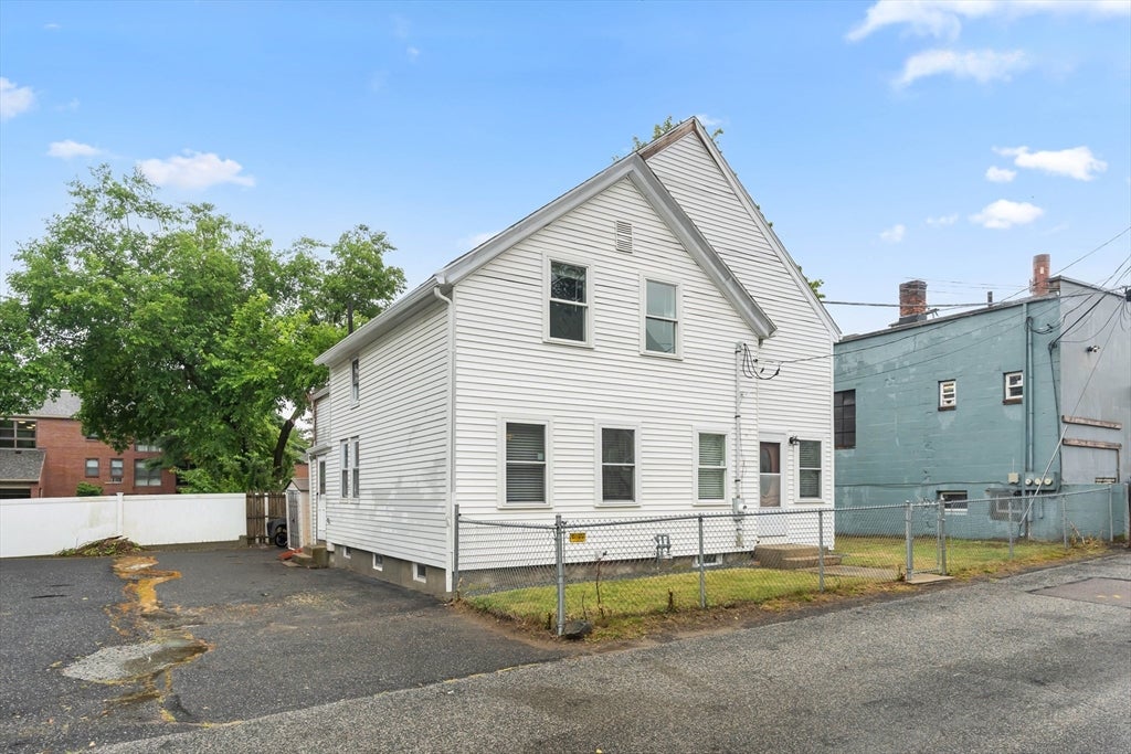 9 Mechanic St