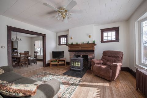 Photo of 32 Clifton Street, Fitchburg, MA 01420 (MLS # 73477914)