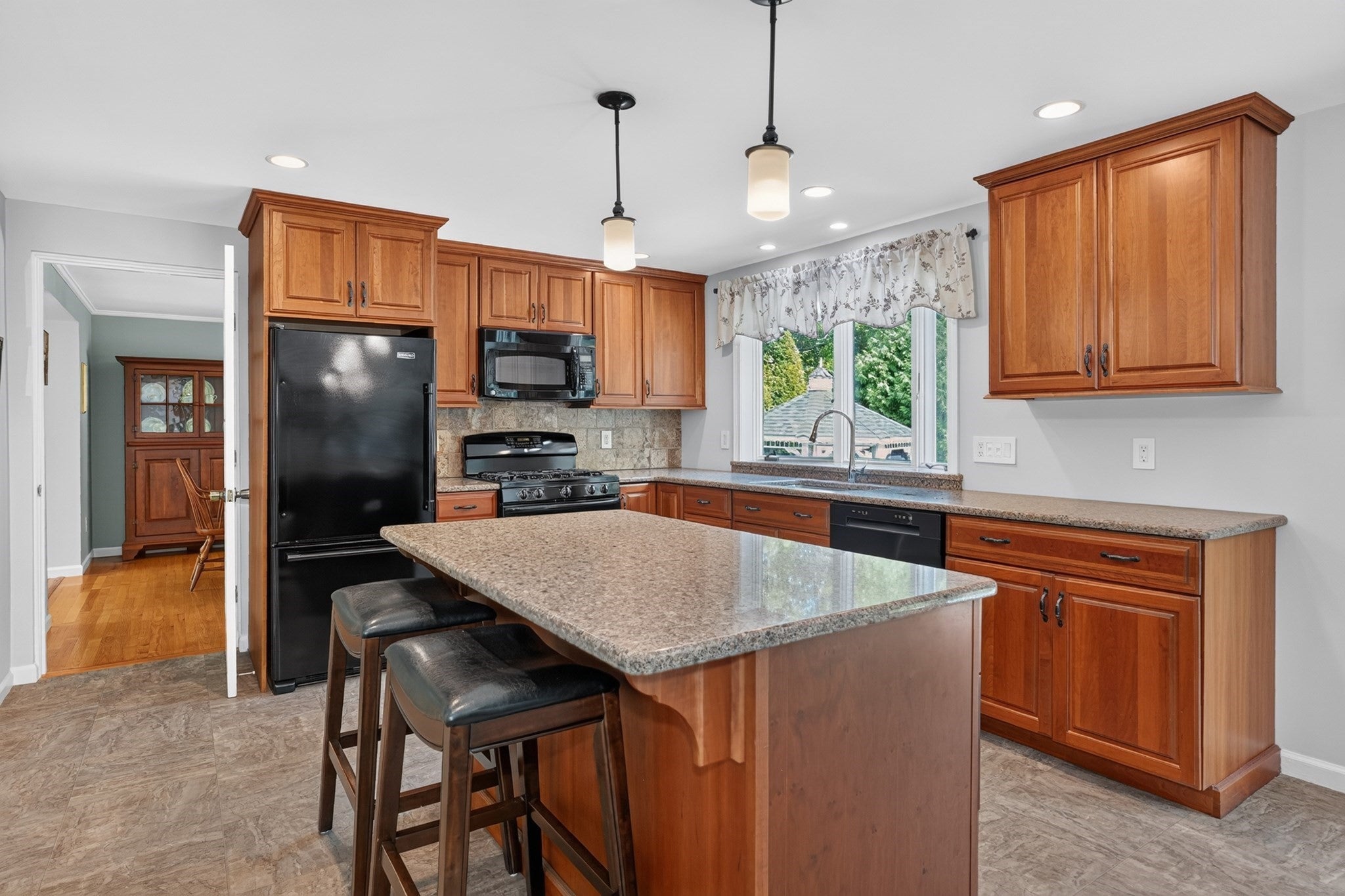 5 Carruth Dr, Northborough, MA, 5 Carruth Dr, Northborough, MA Photo #6