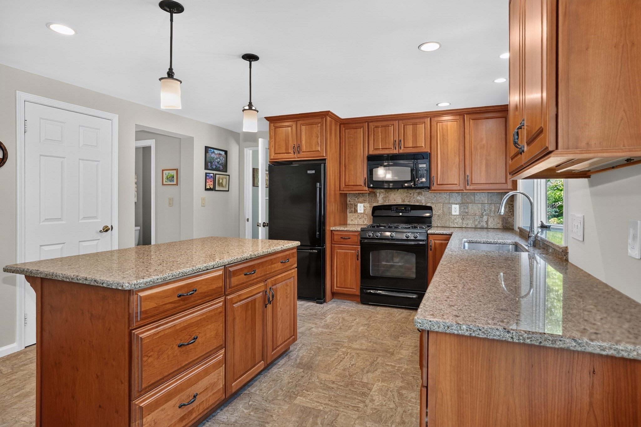 5 Carruth Dr, Northborough, MA, 5 Carruth Dr, Northborough, MA Photo #7