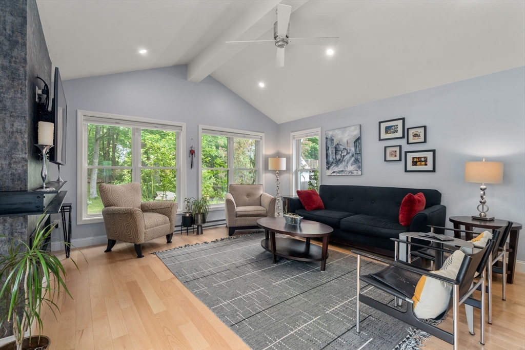 16 Maybury Rd