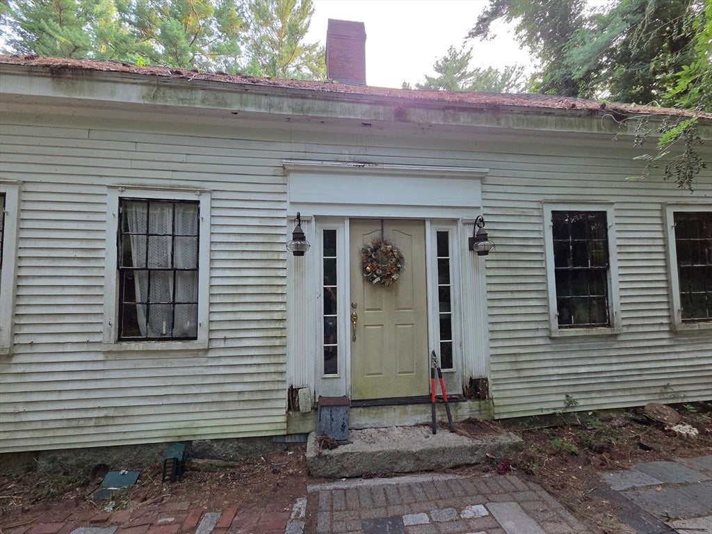 425 Main St