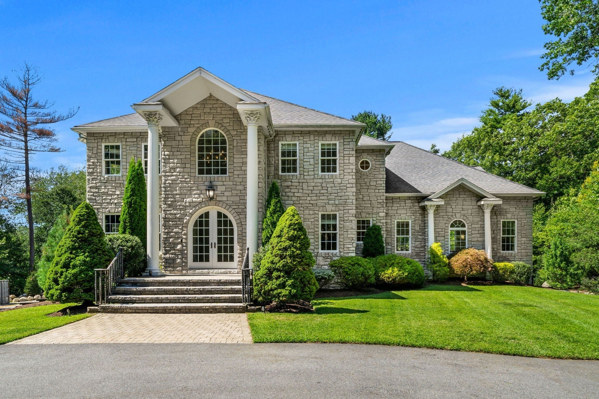 9 Grandview Rd, North Reading, MA Photo #1