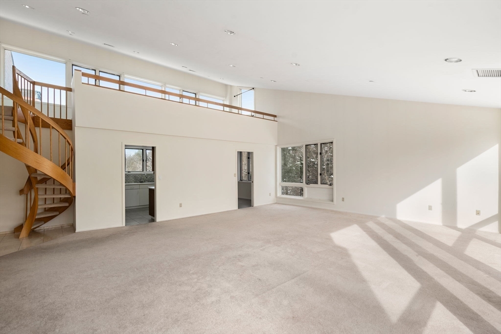 241 Perkins St D605