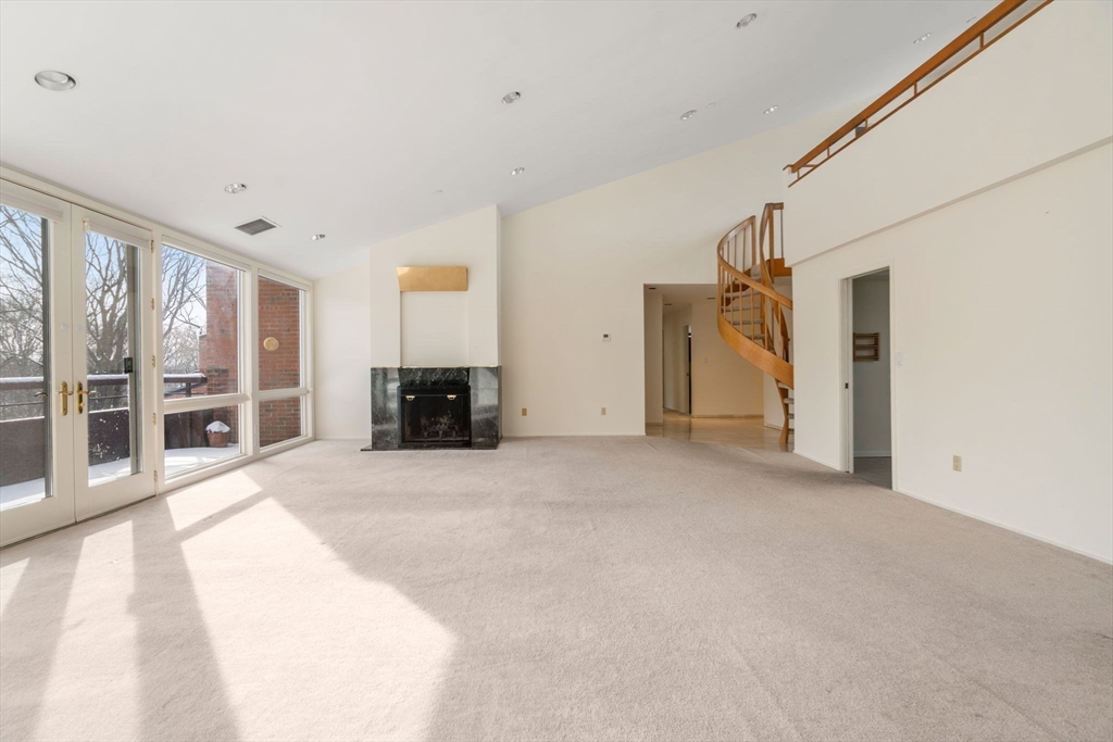 241 Perkins St D605