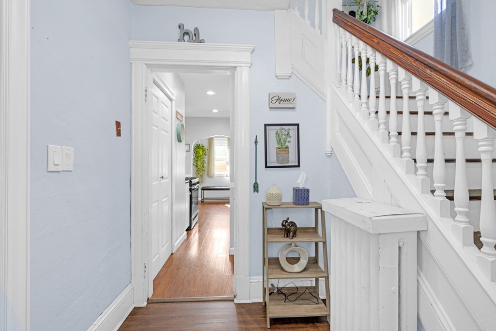 29 Sterling St