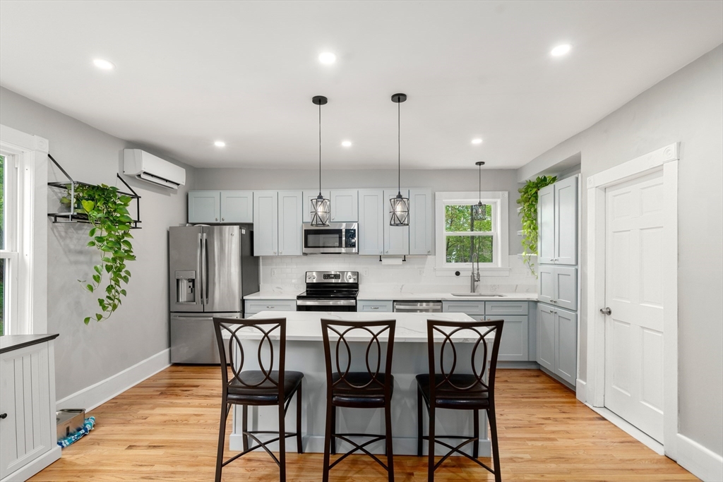 23 Schoolhouse Rd
