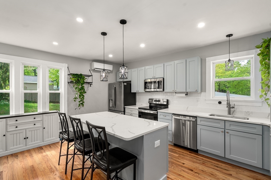 23 Schoolhouse Rd