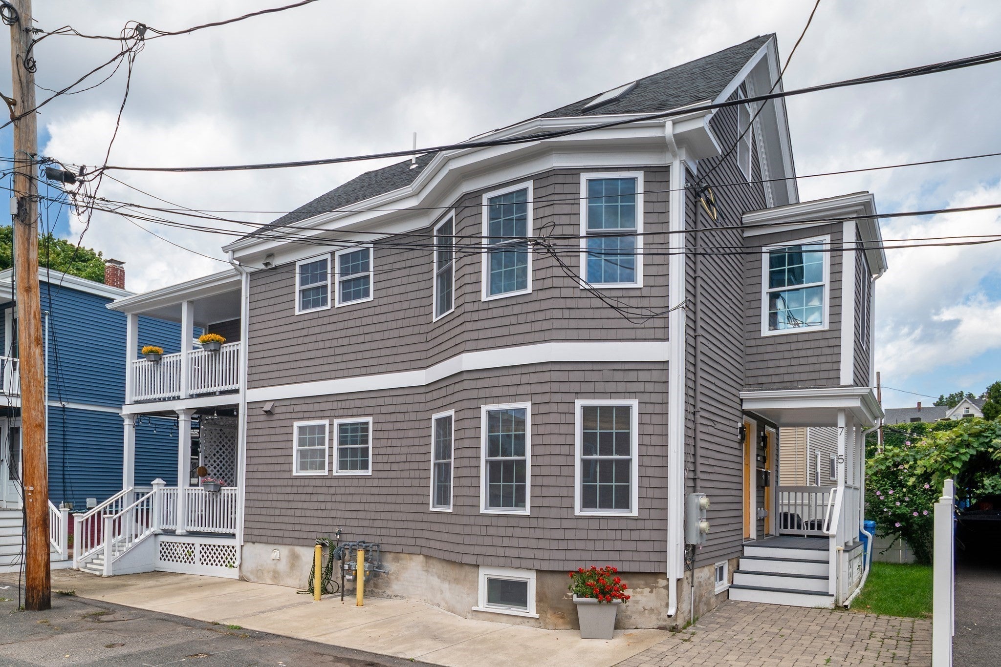 7 Lowell Ter