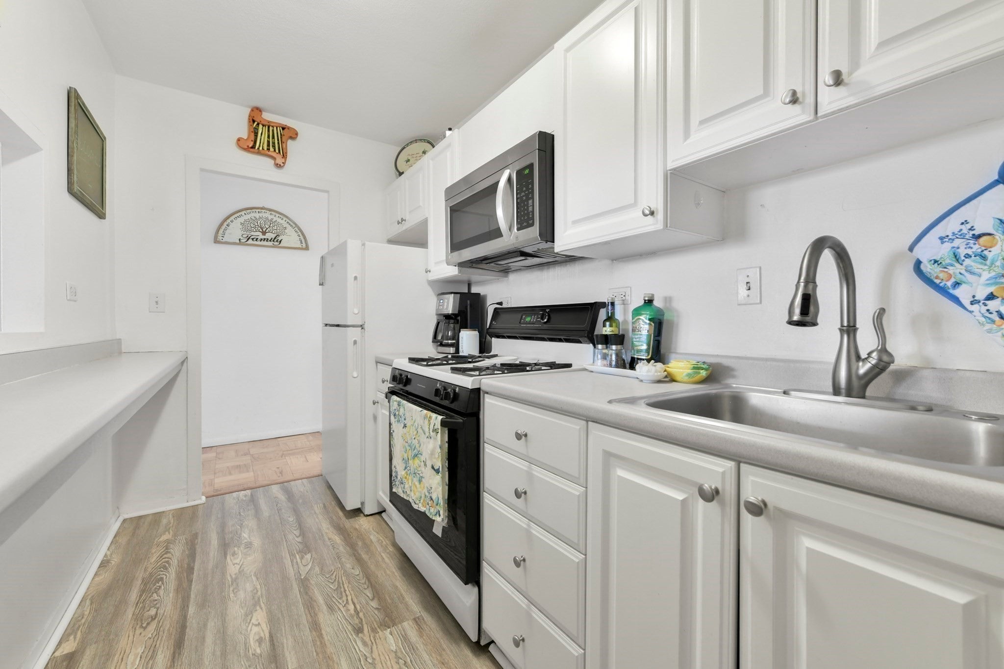 6 Whittier Pl 8P, Boston MA 02114