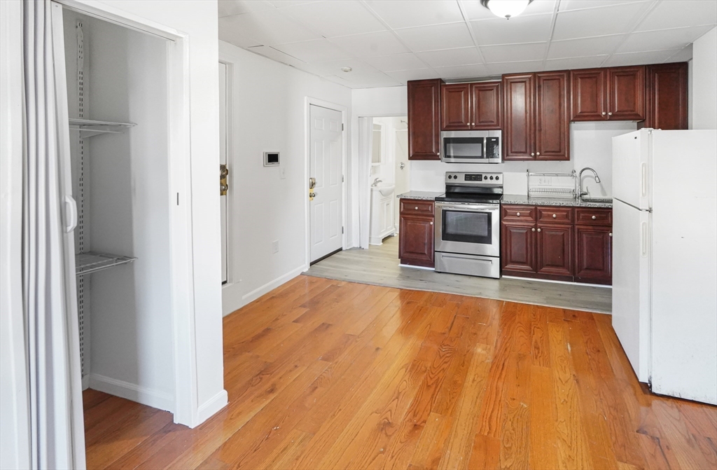 8-10 Allen Street 2F