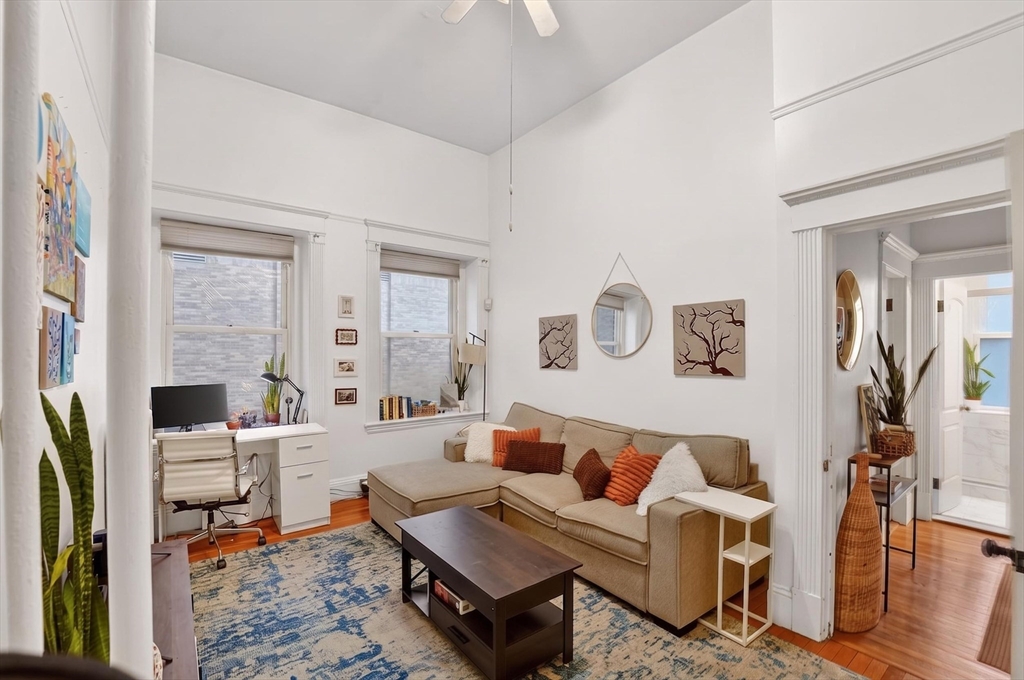 8 Garrison St 111