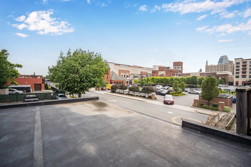 Springfield, Massachusetts 01105, United States, ,2 BathroomsBathrooms,Commercial,Active,51567