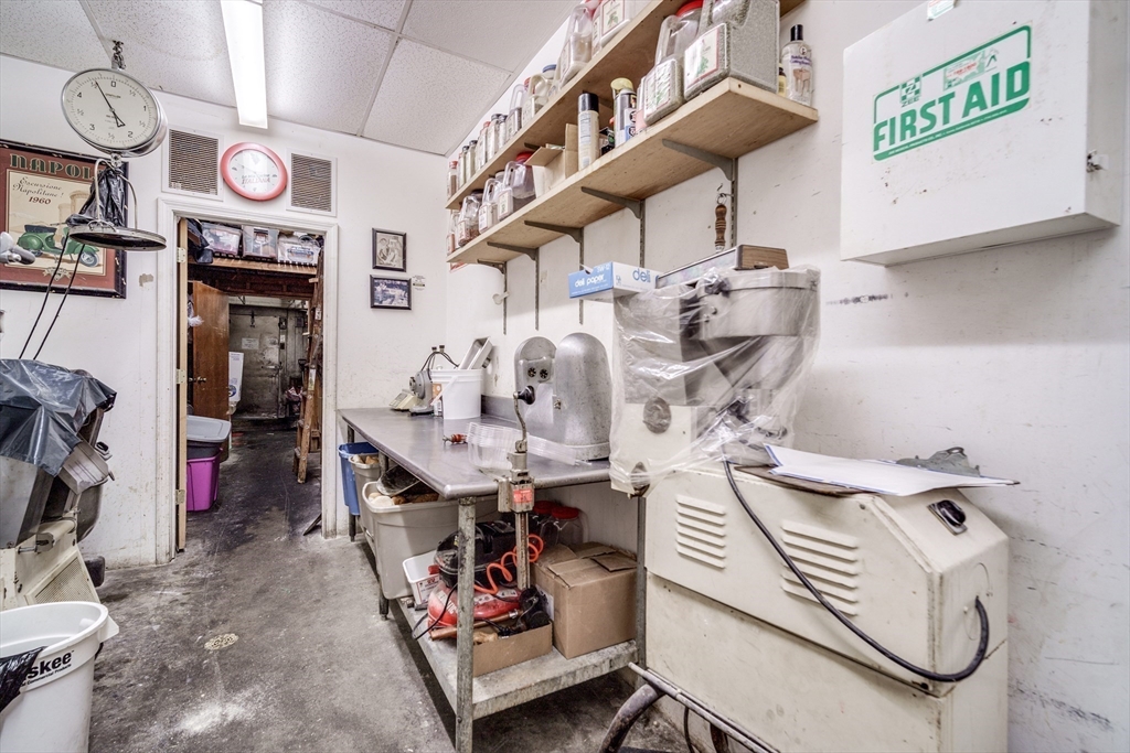 Springfield, Massachusetts 01105, United States, ,2 BathroomsBathrooms,Commercial,Active,51567