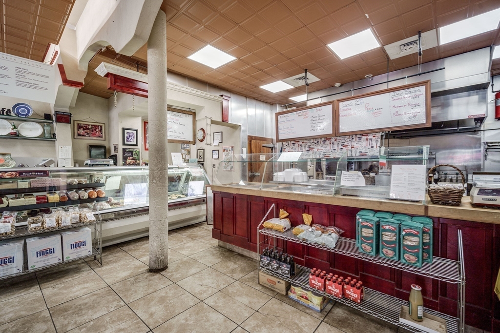 Springfield, Massachusetts 01105, United States, ,2 BathroomsBathrooms,Commercial,Active,51567