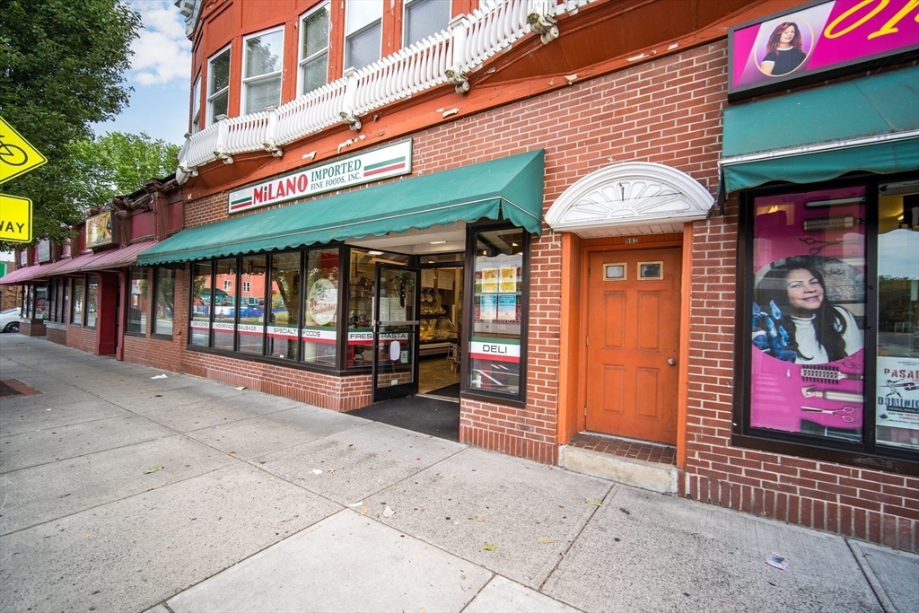 988 Main St