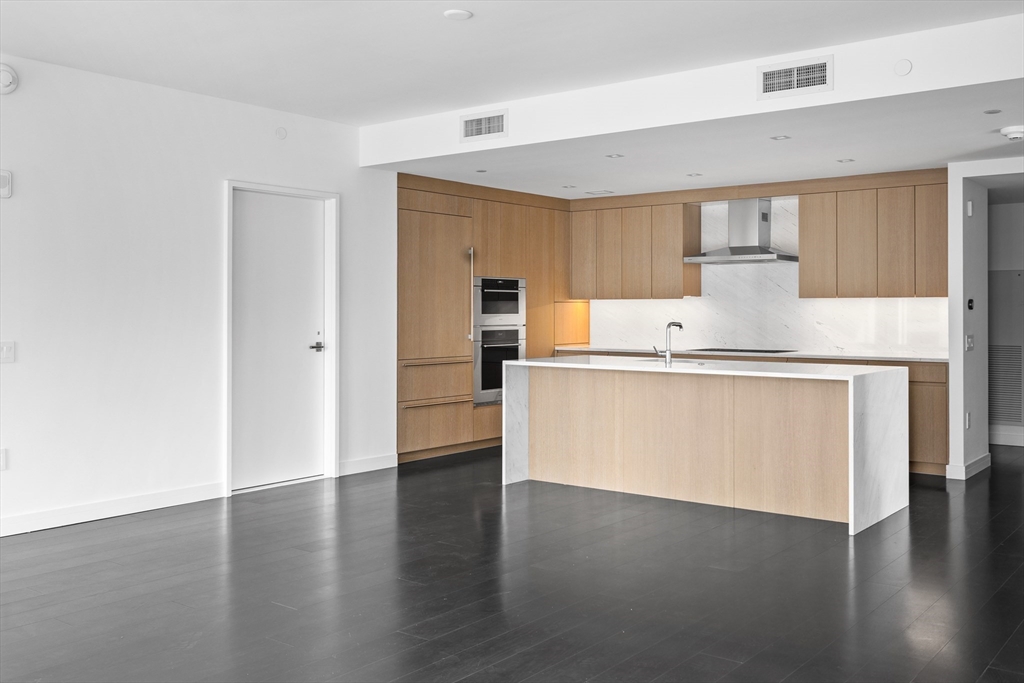 150 Seaport Blvd 14F