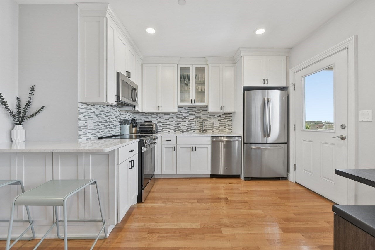 214-216 E Eagle St #5, Boston, MA Photo #3