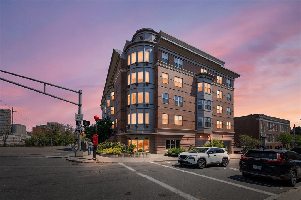 120 Mountfort St 302