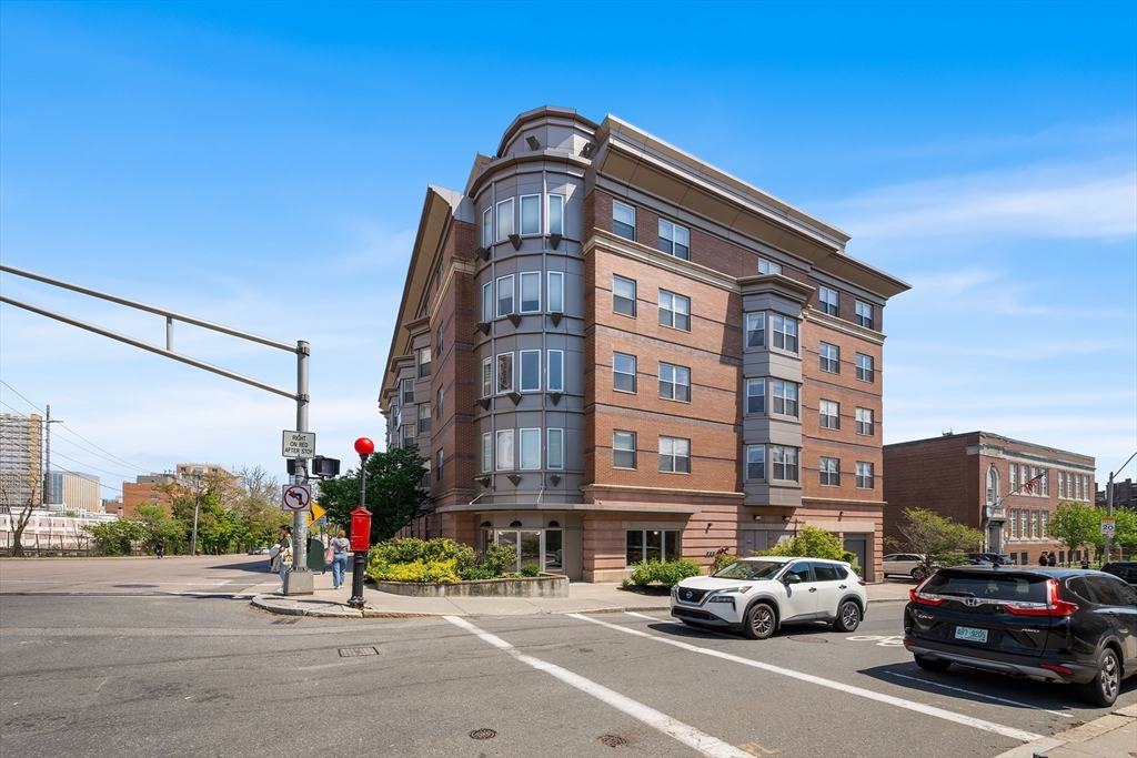 120 Mountfort St 302