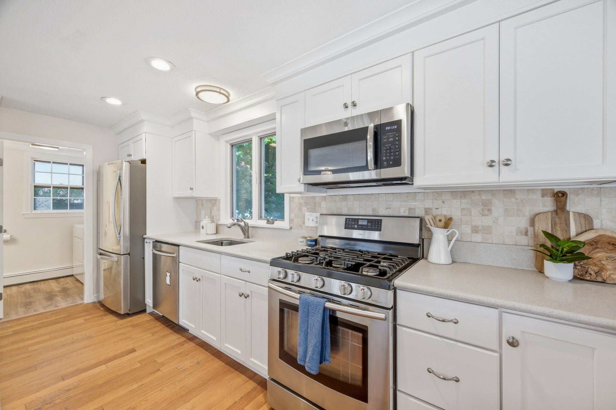 31 Ellison Park, Waltham, MA, 31 Ellison Park, Waltham, MA Photo #9