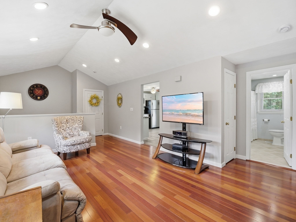 48 Oak Knoll Rd
