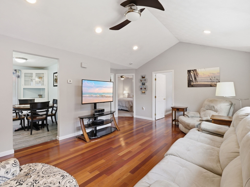 48 Oak Knoll Rd