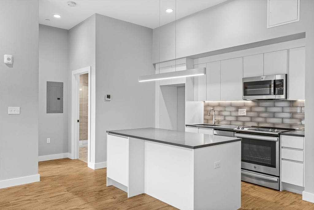 524 Main Street 8