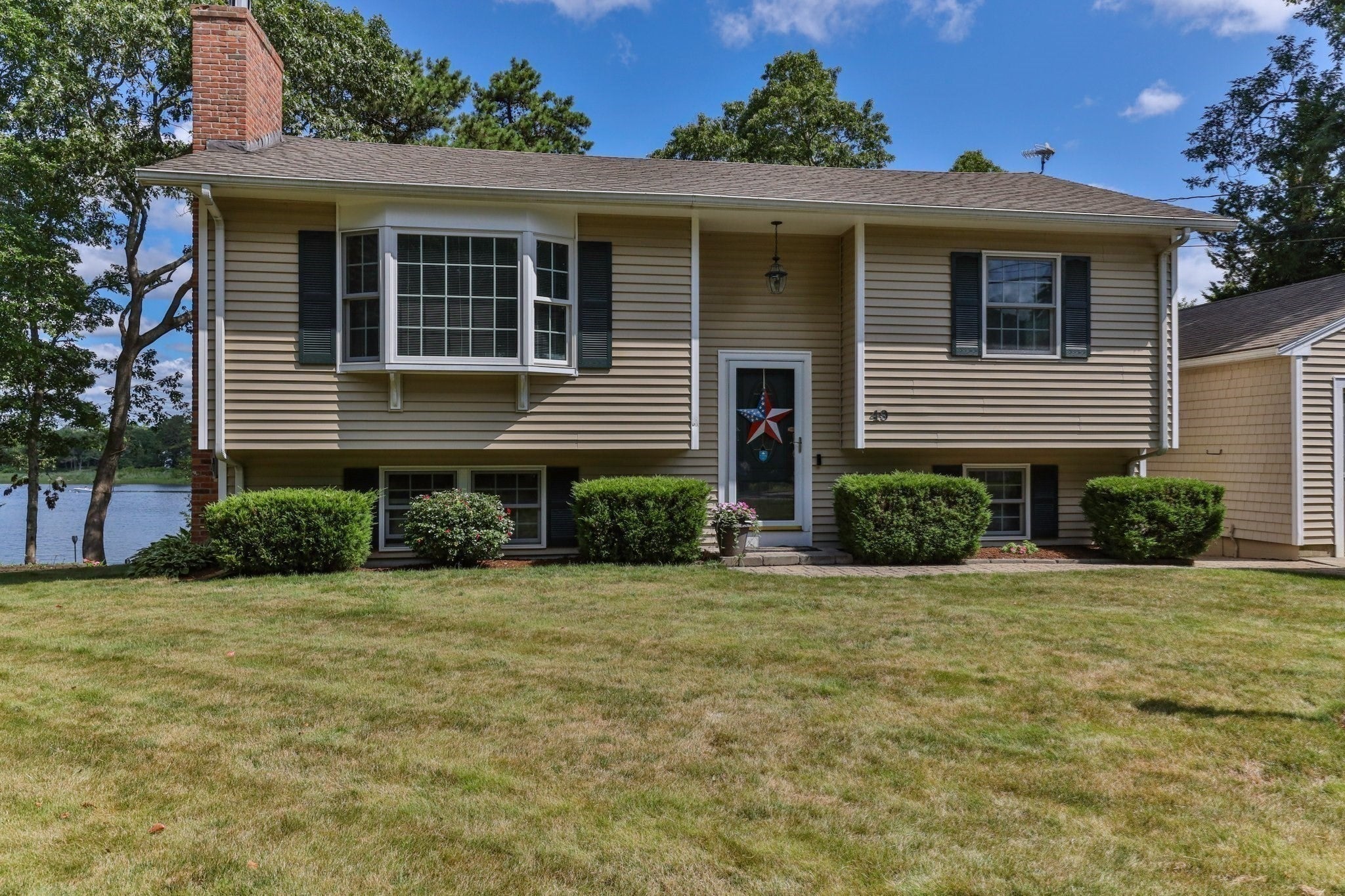 49 Edgewater Way