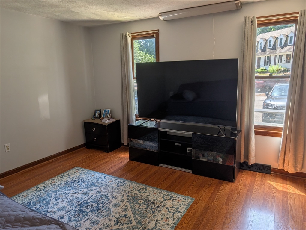 215 Wellman Ave 215