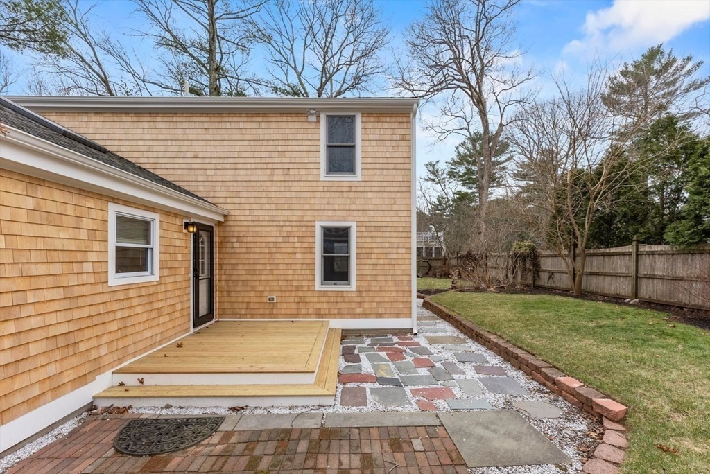 8 Winthrop Ave