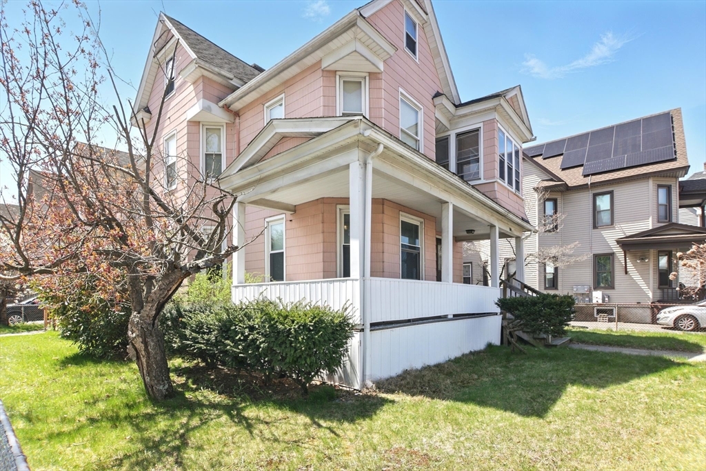 284 Dickinson St