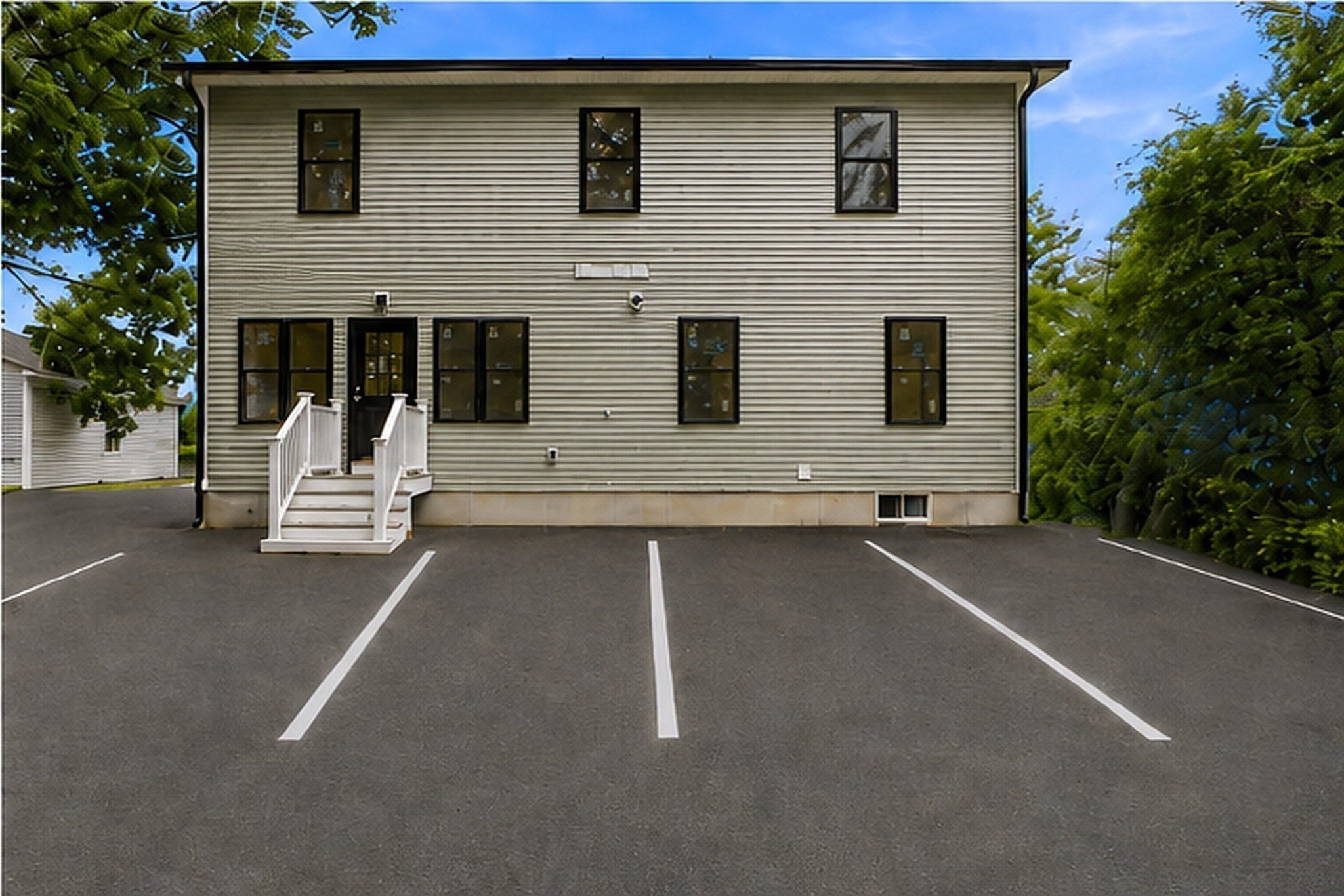 4 Mayhew St