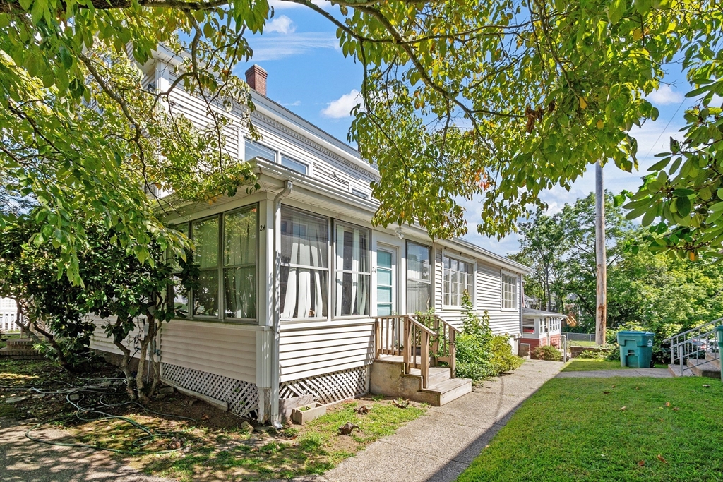 18-24 East St