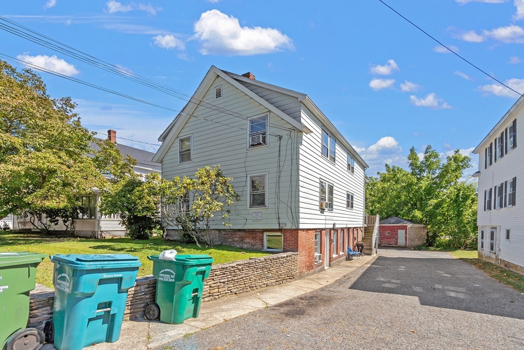 18-24 East St