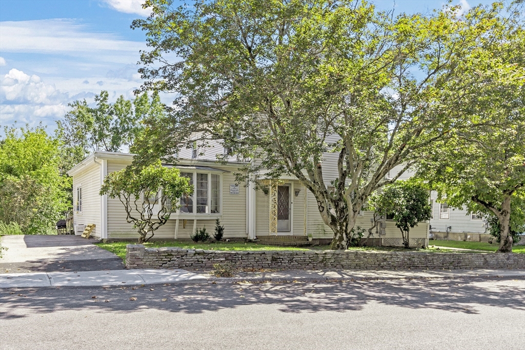 18-24 East St