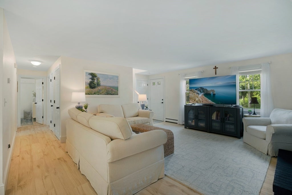 835 Old Barnstable RD, Falmouth, MA, 835 Old Barnstable RD, Falmouth, MA Photo #7