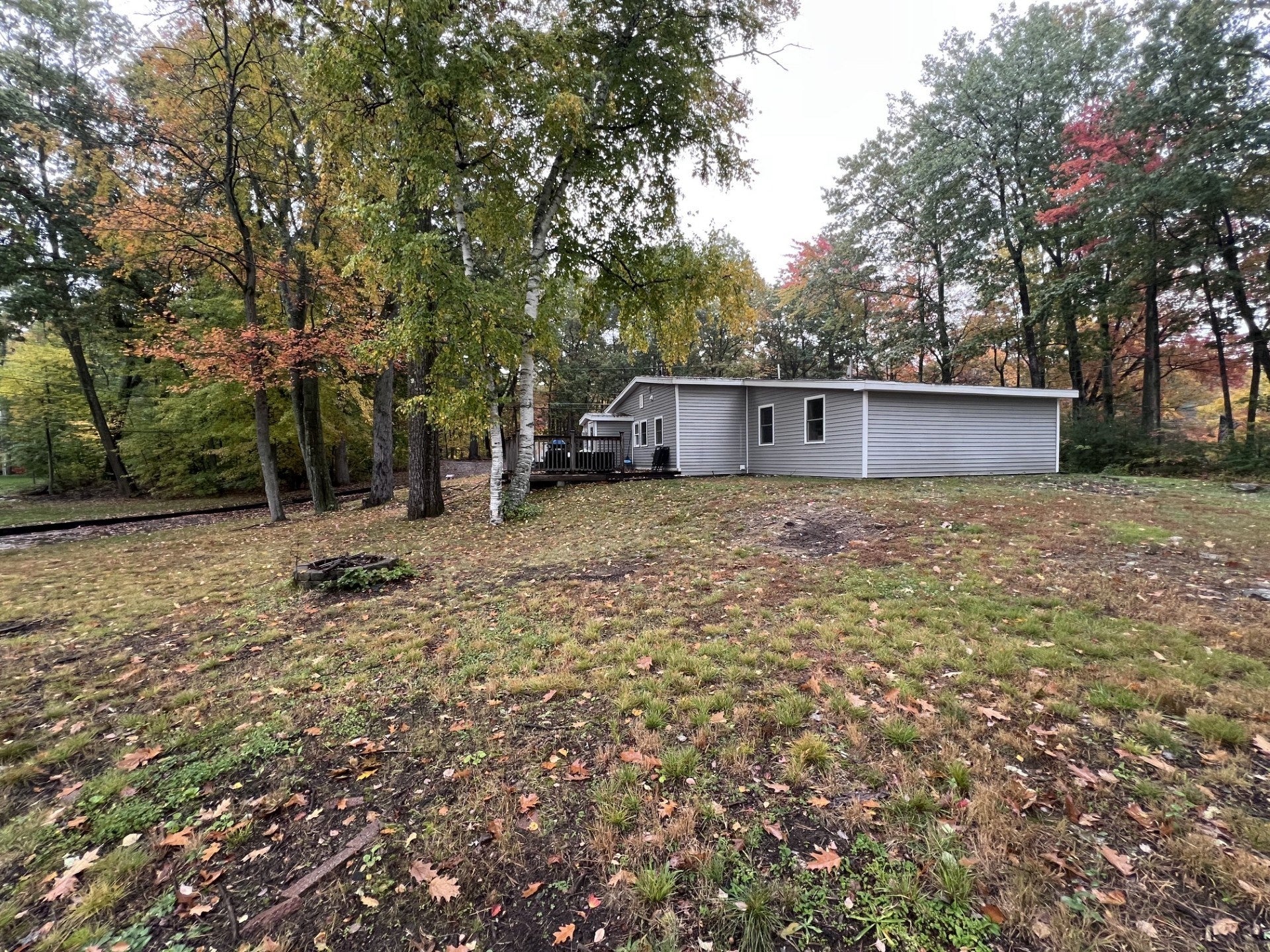 439 Townsend Harbor Rd, Lunenburg, MA Photo #3