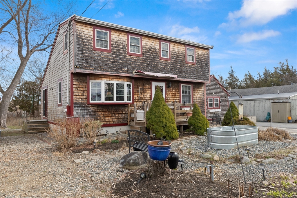 123 Jeffreys Neck Rd
