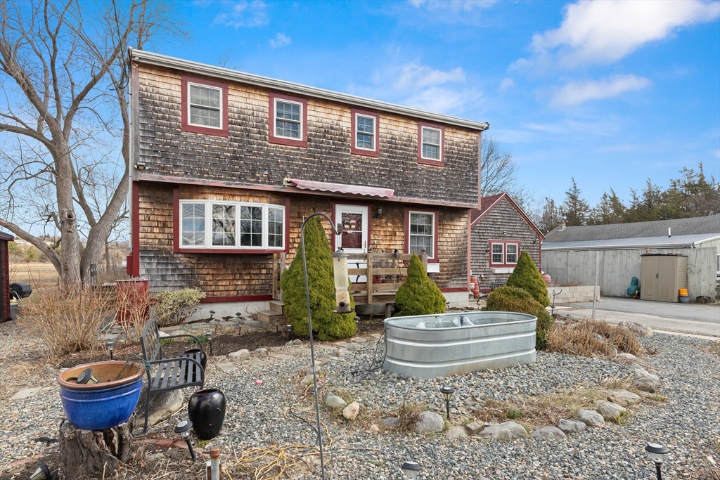 123 Jeffreys Neck Rd