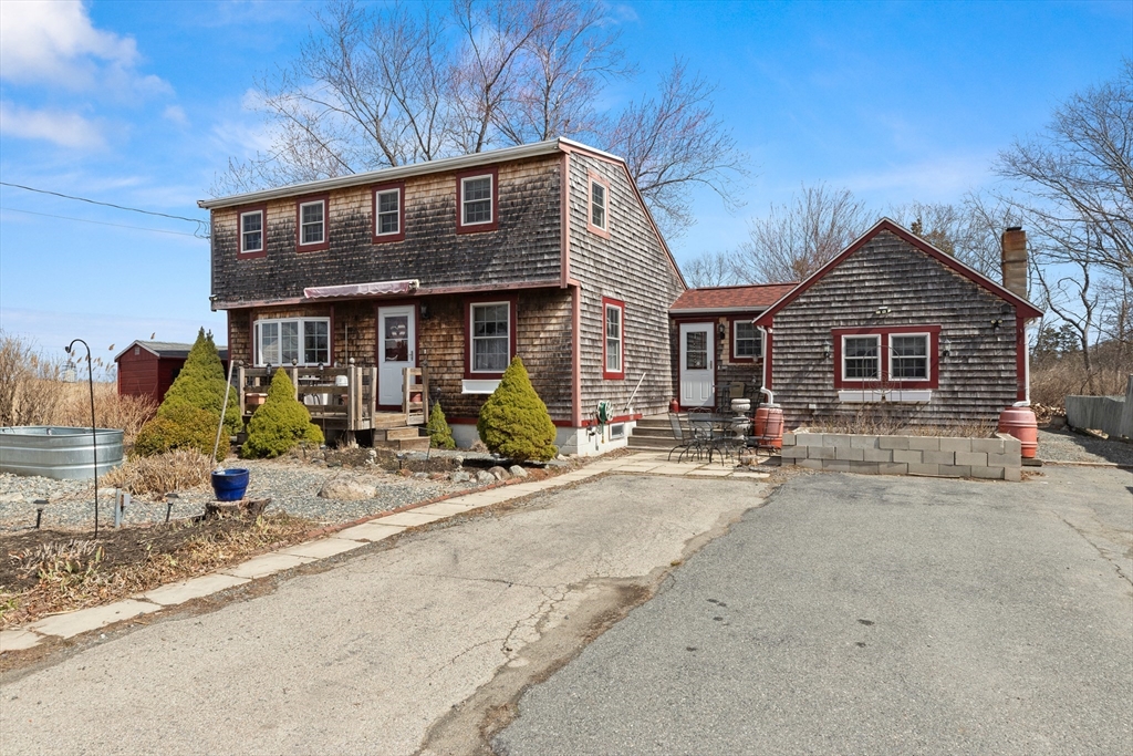 123 Jeffreys Neck Rd