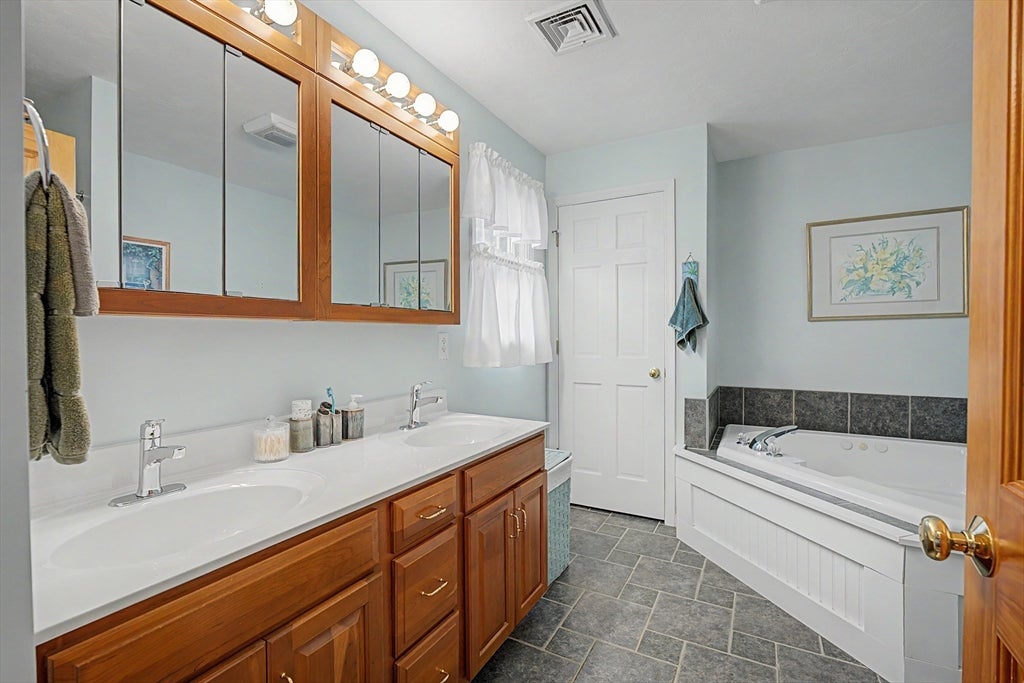 12 Gordon Ln, Yarmouth, MA Photo #25